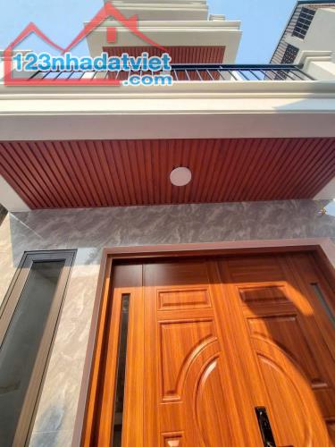 NHÀ MỚI XÂY AN TRAI - NGÕ BA GÁC - GIÁ MỀM - Ở SƯỚNG - ĐẸP MÊ LI THÔNG XUÂN PHƯƠNG 45M2