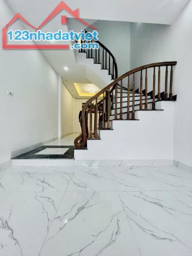 Bán Nhà View Hồ Định Công- Thoáng Mát- Yên Tĩnh- 7 Phòng Ngủ- SĐCC- 7.9 Tỷ - 5