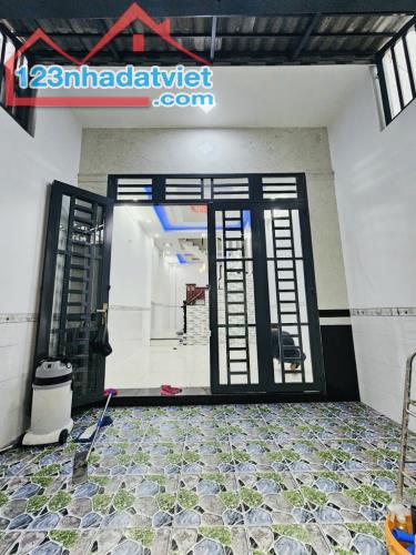 Mua bán nhà Lê Đình Cẩn, 4 tầng, 50m2, 4 phòng ngủ, đường  ô tô 6m thoáng.