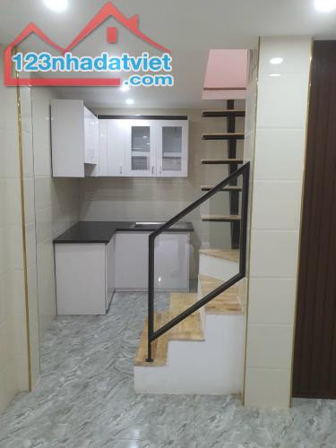 Bán nhà 2,5 tầng Chợ Con, Lê Chân.26,3m2. Mặt tiền 3,9m.Sổ đỏ chính chủ.Giá chỉ 1,35 tỷ - 1