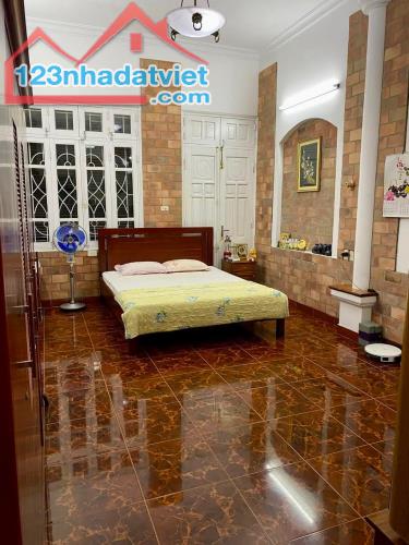 BÁN NHÀ :TÂY SƠN -ĐỐNG ĐA. +DT: 79M2 X 4T X 4.2M.   + - 1