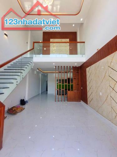 Bán nhà 1 trệt, 1 lửng 5x23m (115.9m²) khu vực 4, thị trấn Đức Hoà , Long An giá 2.4 tỷ - 1