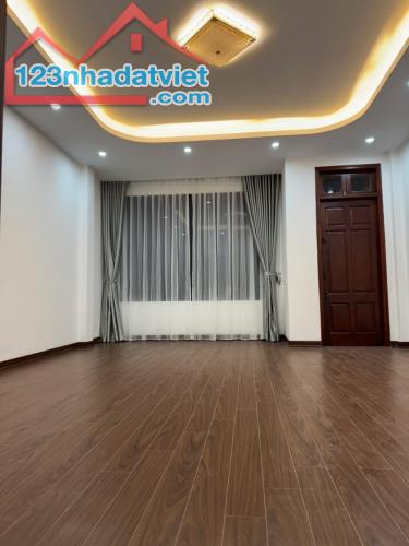 Chính chủ bán nhanh trước Tết liền kề Khu Đấu giá QSD đất Mậu Lương, Hà Đông: 60m2, 5 tầng - 3