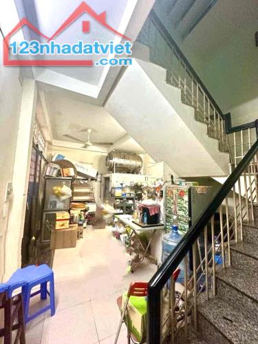 17 TR/TH - NHÀ NGUYÊN CĂN QUẬN 10 - GẦN VẠN HẠNH MALL & BIG C - SÁT MẶT TIỀN - 50M2 4PN - 3