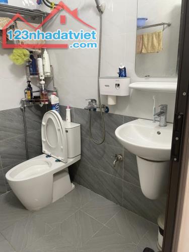 Bán gấp nhà  Nguyễn Hồng Quân, Thượng Lý, Hồng Bàng. 3,1 tỷ, 37m2 - 5