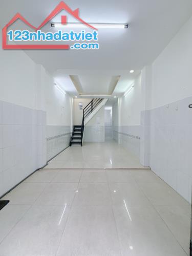 Bán nhà mới Tôn Thất Thuyết P4 Q.4 dtsd 64m2 hơn 3tỷ - 1