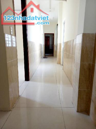 Biệt thự diện tích khủng, 167,5m2, thu nhập 240triệu/Năm, 803 Phú Thuận Quận - 2