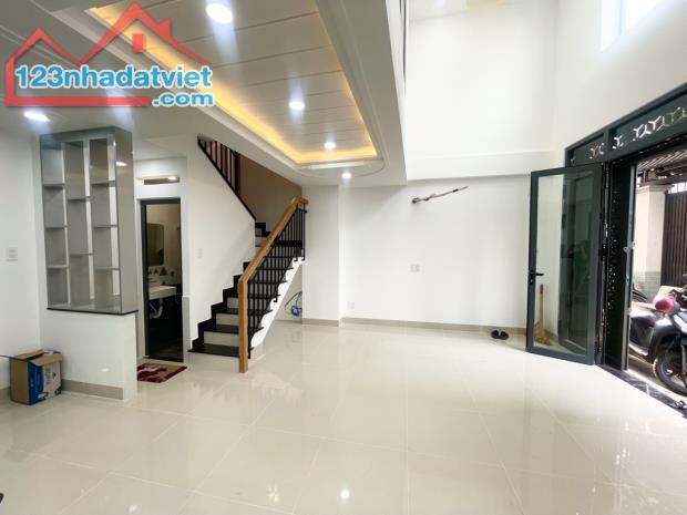 P5, Bình Thạnh, Hoàng Hoa Thám, hẻm xe hơi, 40m2(4.5 x 9), giá 7.9 Tỷ - 1