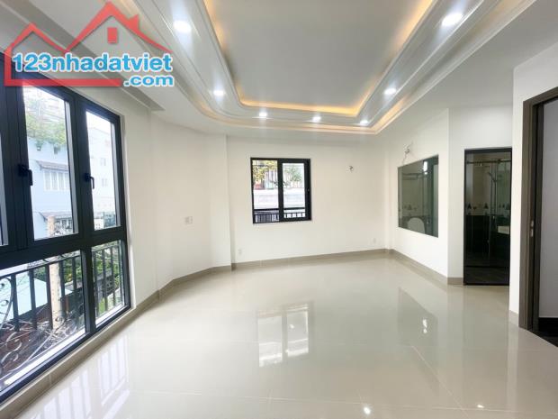 P5, Bình Thạnh, Hoàng Hoa Thám, hẻm xe hơi, 40m2(4.5 x 9), giá 7.9 Tỷ - 2