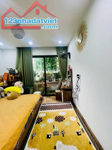 NHÀ DÂN XÂY NGỌC TRÌ THẠCH BÀN 33M2 x 5T TẶNG FULL NỘI THẤT XỊN XÒ Ở NGAY. 5,6TỶ - 3