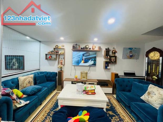 NHÀ DÂN XÂY NGỌC TRÌ THẠCH BÀN 33M2 x 5T TẶNG FULL NỘI THẤT XỊN XÒ Ở NGAY. 5,6TỶ - 5