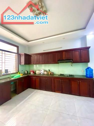 MẶT TIỀN KINH DOANH  đường LŨY BÁN BÍCH - T. Phú, 106m2 - 6 tầng thang máy - Nhỉnh 22 tỷ - 2