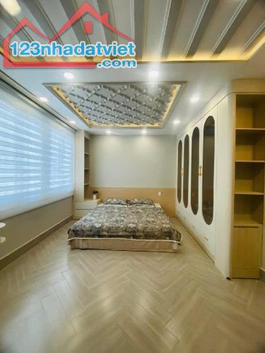 Nhà bán full nội thất, đẹp lung linh nằm ngay Huỳnh Tấn Phát, Q7, 68m2, 3 tầng, 8.x tỷ. - 2