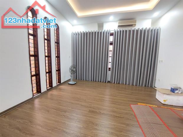 Bán nhà mặt phố Ngọc Lâm 68m2, 5 tầng, kinh doanh đỉnh, giá cực hiếm - 2