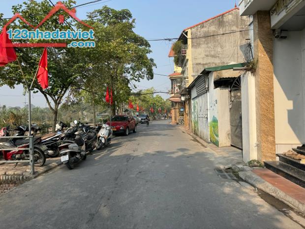 Bán lô nhà cấp 4, DT 45,1m2 view hồ mặt chính thôn Hội, Cổ Bi, kinh doanh được, khổ đẹp.