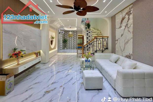 Bán nhà hẻm Phạm Văn Chiêu, Gò Vấp, 3.7m x 10.5m, 42.3 m², 4 tầng - Giá 5.95 tỷ TL