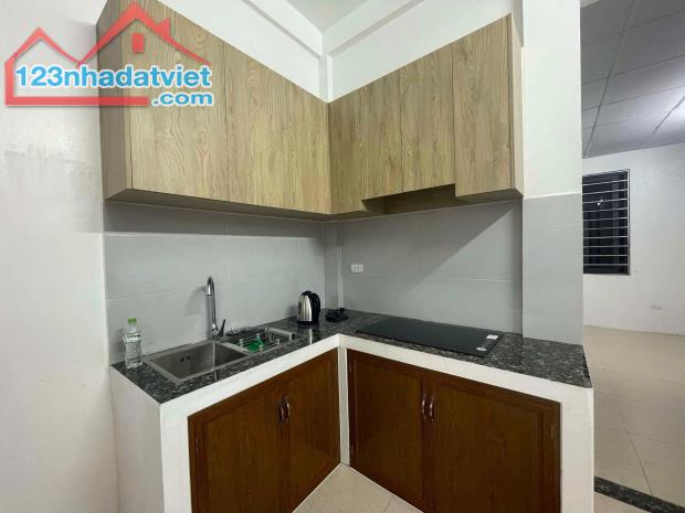 Cho thuê căn hộ 55m2, 2 ngủ, 1 WC chỉ 6 Triệu ở gia đình Phố Khương Đình, Thanh Xuân - 1