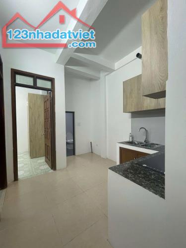 Cho thuê căn hộ 55m2, 2 ngủ, 1 WC chỉ 6 Triệu ở gia đình Phố Khương Đình, Thanh Xuân - 2