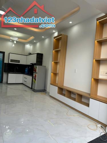 Bán nhà 3 tầng ở Bạch Mai Đồng Thái AD 50m2,2,1 tỷ - 2