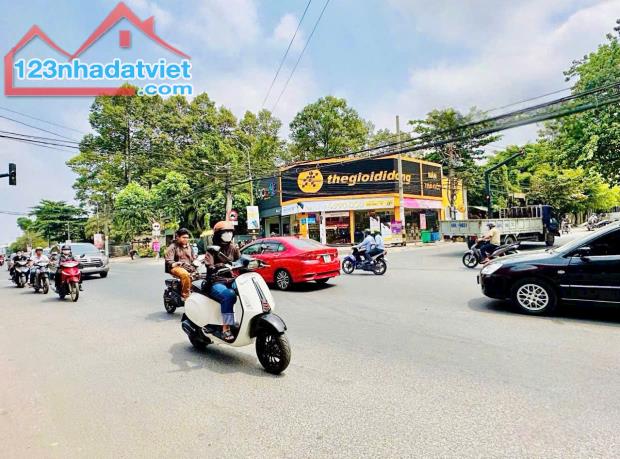 Cho thuê tòa nhà 1T4L ngang 8mx22 176m, mặt tiền Phạm Văn Thuận. Giá thuê 70tr - 2