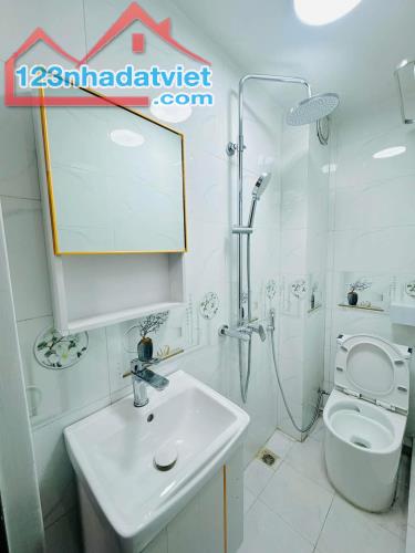 BÁN NHÀ PHỐ HOÀNG CẦU, MỚI ĐẸP, GẦN HỒ, FULL NỘI THẤT, 30M2, 4 TẦNG, GIÁ 7.88 TỶ. - 5