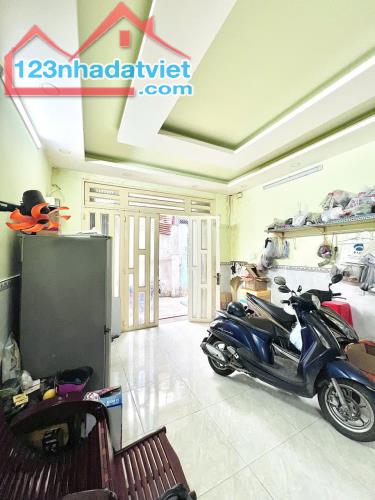 Bán nhà hẻm Luỹ Bán Bích, Tân Phú, DT 4.2m x 15m Giá tốt 5.6 tỷ sổ hồng - 3