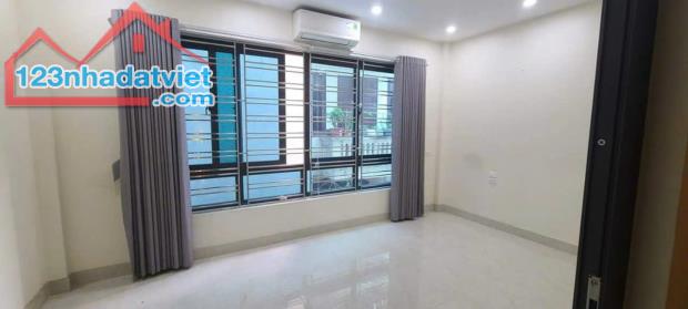 Nhà Nguyễn Ngọc Vũ 5 tầng 50m2 MT 5m 50m ra phố, nhà mới, có ô chờ thang máy, ở + cho thuê - 4