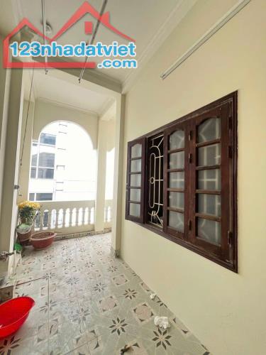 MẠC THÁI TỔ - CẦU GIẤY - DT50M2 X5T - MT 6M - 16.5TỶ- PHÂN LÔ - Ô TÔ TRÁNH - 5