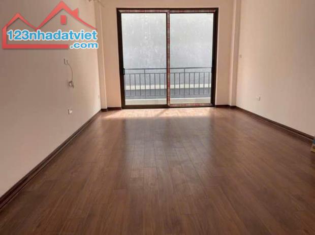 Cho thuê nhà riêng 5 tầng, 35m², đường An Dương Vương, Tây Hồ – Nhà độc lập, không chung - 3