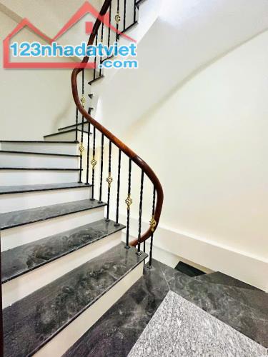 Bán nhà Ngõ 359 Minh Khai - 38m2 x 5 tầng, gần phố, cực thoáng sáng - sổ đỏ nở hậu - 3