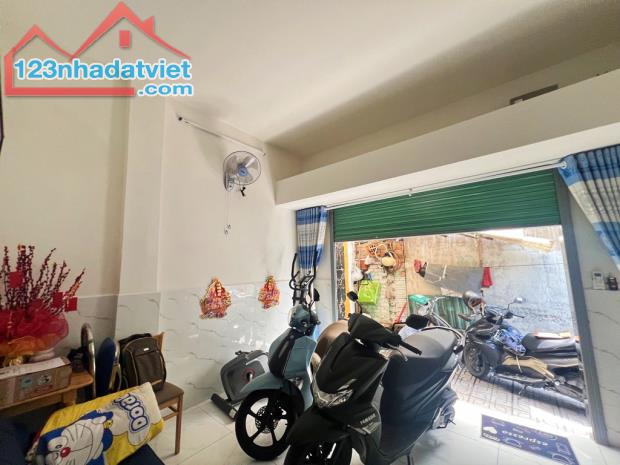 Bán nhà đẹp gần 50m2 ngay Kha Vạn Cân. Khu dân cư thân thiện.Nhỉnh 3 Tỷ.LH 0779893280 - 1