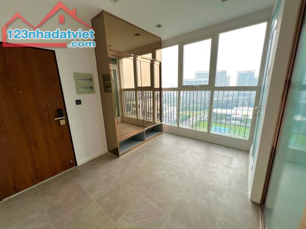 Penthouse Starhill 306m2, 3pn, 4wc, 2 ô xe, chủ NNN, giá 22 tỷ bao gồm thuế phí
Liên hệ: