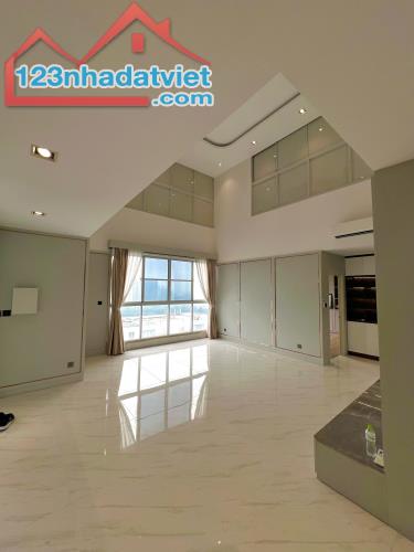 Penthouse Starhill 306m2, 3pn, 4wc, 2 ô xe, chủ NNN, giá 22 tỷ bao gồm thuế phí
Liên hệ: - 1