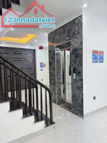 CHỦ THIỆN CHÍ BÁN RẺ_ NHÀ 6 TẦNG THANG MÁY _ dt 30 m2, mt 4 m, giá chỉ 8,5 tỷ_ YÊN HÒA_  C - 2