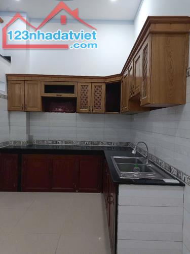 Duy nhất 1 căm Hẻm xe hơi 68m _ 2 tầng  -- 3,7 tỉ  đường Tô Vĩnh  Điện,  TP Dĩ An - 2