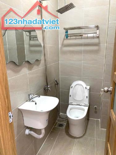 📢 BÁN NHÀ HẺM XE HƠI 6M - PHAN HUY ÍCH - CHỈ 5.25 TỶ 🏡 Thông tin nhà:  Diện tích: 3x15m - 2