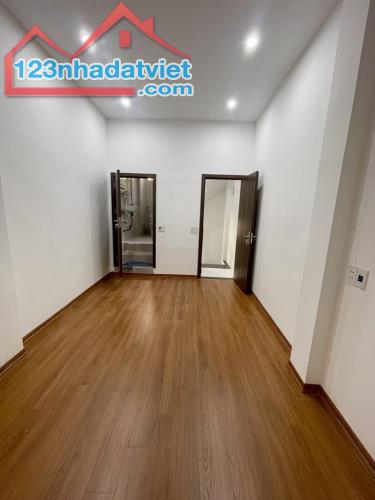 🏡 SIÊU PHẨM NHÀ GIẢNG VÕ- 22/26M2 -5 TẦNG-  20M RA PHỐ -giá chỉ 5.6 TỶ - 3