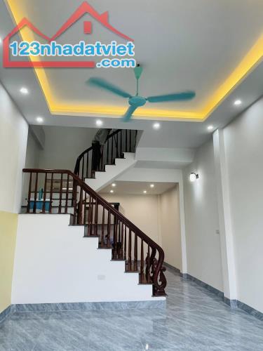 Bán nhà 3 tầng ngõ 17 - Phố Nhị Châu - Khu 2 - P Nhị Châu - Tp Hải Dương