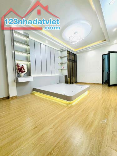 Bán nhà ngõ 266 Nguyễn Văn Cừ, 40m2, 5 tầng, gara ô tô, giá 10.6 tỷ TL - 1