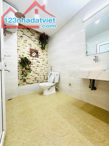 Bán nhà ngõ 266 Nguyễn Văn Cừ, 40m2, 5 tầng, gara ô tô, giá 10.6 tỷ TL - 2