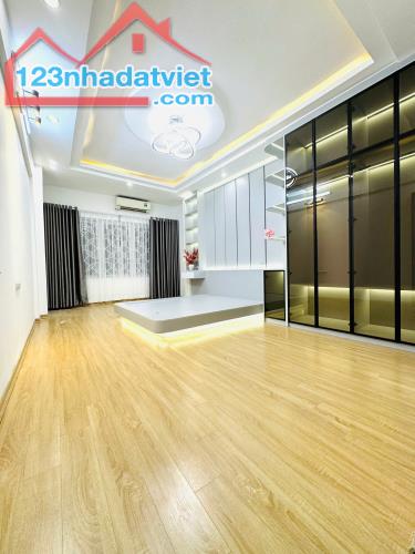 Bán nhà ngõ 266 Nguyễn Văn Cừ, 40m2, 5 tầng, gara ô tô, giá 10.6 tỷ TL - 3