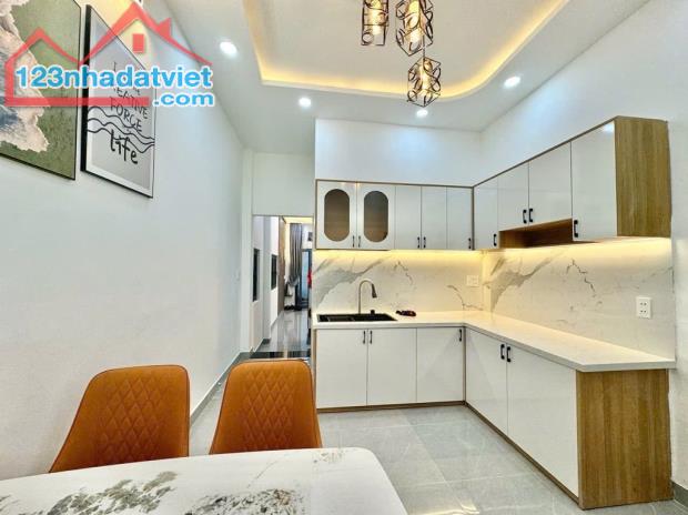 Bán Nhà Bình Thạnh, Cạnh Nguyễn Văn Đậu - Nhà 3 Tầng - Full Nội Thất - DT: 52m2 - chỉ 6 tỷ - 1