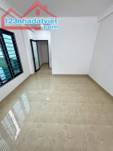 Bán Nhà Ngọc Hồi  dân xây 35m 4 t full tiện ích nhà mới về ở luôn giá 4.6 tỷ - 1