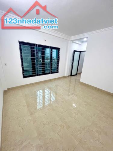 Bán Nhà Ngọc Hồi  dân xây 35m 4 t full tiện ích nhà mới về ở luôn giá 4.6 tỷ - 2