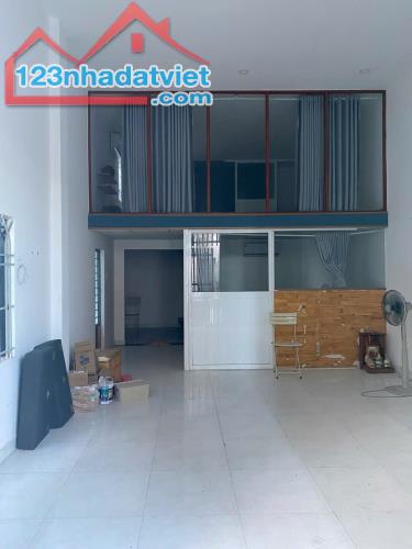 NHÀ CẤP 4 MẶT TIỀN ĐƯỜNG PHÒNG KHÔNG 59M2 GIÁ 2,4 TỶ