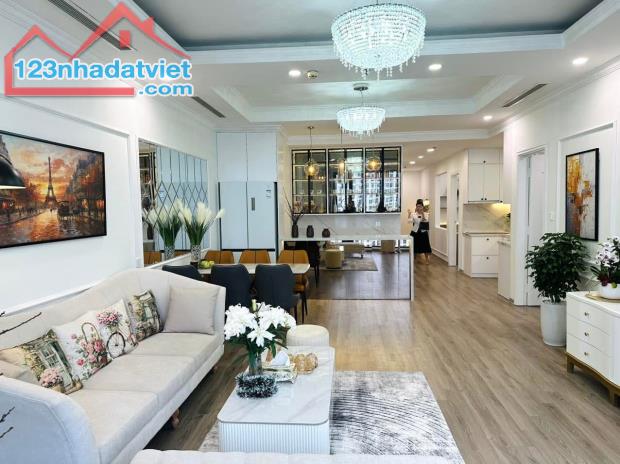 Bán gấp căn hộ chung cư cao cấp Toà R1 Royal City 72A Nguyễn Trãi, Thanh Xuân 129m2, 12.2