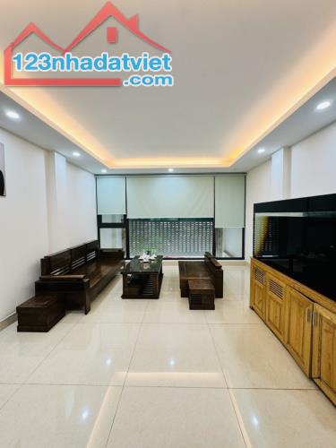 NHÀ VỊ TRÍ VÀNG PHỐ  MINH KHAI – TIMES CITY  -LÔ GÓC  – Ô TÔ ĐỖ CỬA – DT 135M- NHỈNH 31TỶ - 1