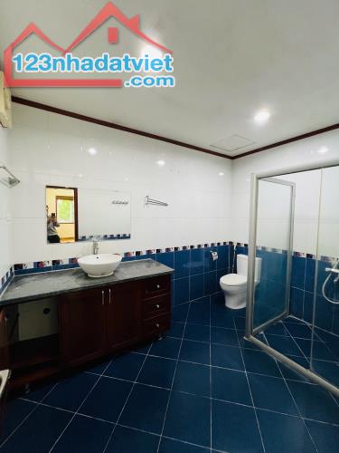 Bán nhà P/Lô ô tô tránh vỉa hè phố Trần Quang Diệu, Dt 110m2, 4t, mt 11m. - 4