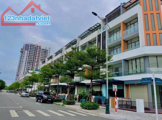 Bán Shophouse Bình Minh Garden 76m2 6 Tầng Thang máy Vỉa Hè, Kinh Doanh Dòng Tiền 18.18 Tỷ