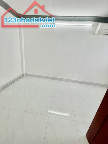 BÁN NHÀ QUẬN 7 - HẺM 1135 HUỲNH TẤN PHÁT, HẺM XE HƠI 5M THÔNG NHỈNH 2TỶ - 1